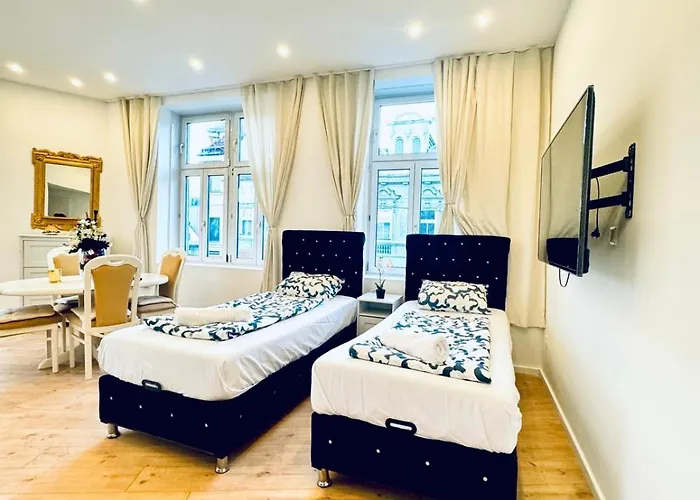 Stylish 3-bedroom Close To Kaufpark Alterlaa Apartment