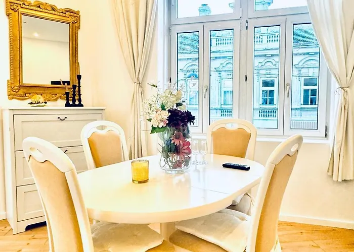 Stylish 3-bedroom Close To Kaufpark Alterlaa * Vienna