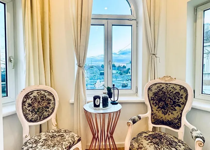 Stylish 3-bedroom Close To Kaufpark Alterlaa Vienna