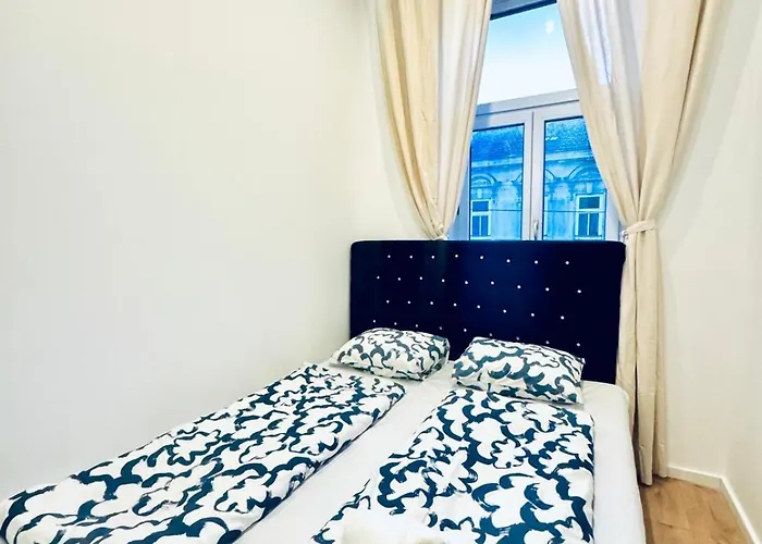 Stylish 3-bedroom Close To Kaufpark Alterlaa Apartment *