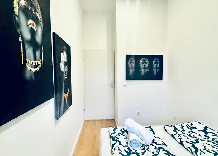 Stylish 3-bedroom Close To Kaufpark Alterlaa Apartment Vienna