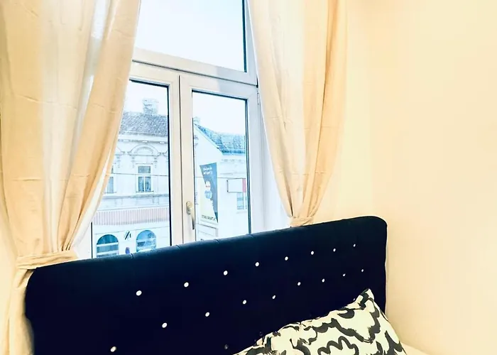 Stylish 3-bedroom Close To Kaufpark Alterlaa *