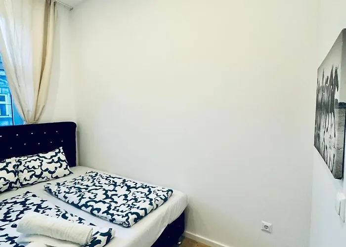 Stylish 3-bedroom Close To Kaufpark Alterlaa Vienna