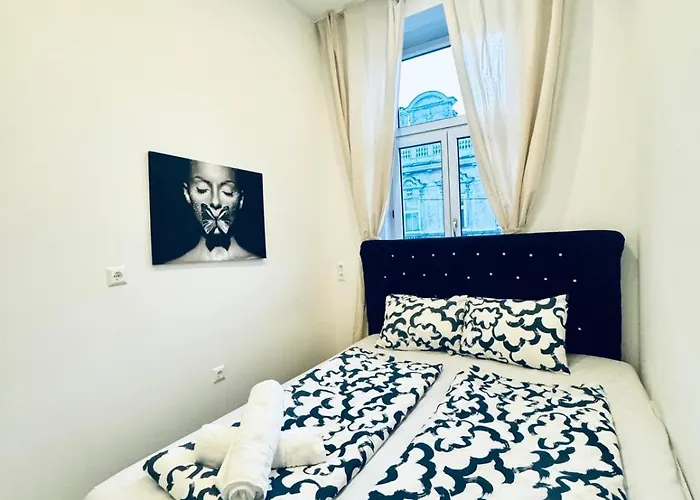 Stylish 3-bedroom Close To Kaufpark Alterlaa Apartment