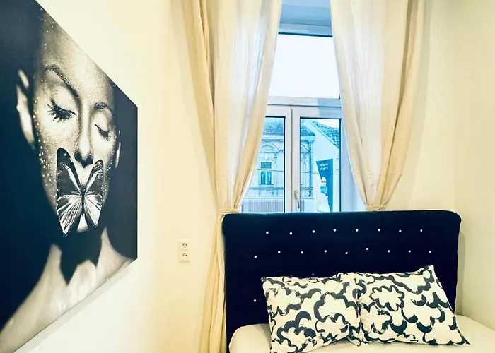 Stylish 3-bedroom Close To Kaufpark Alterlaa Vienna