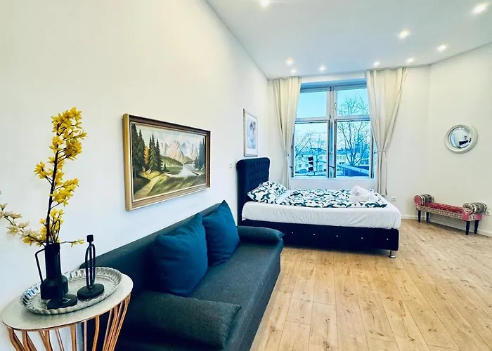 Stylish 3-bedroom Close To Kaufpark Alterlaa Apartment