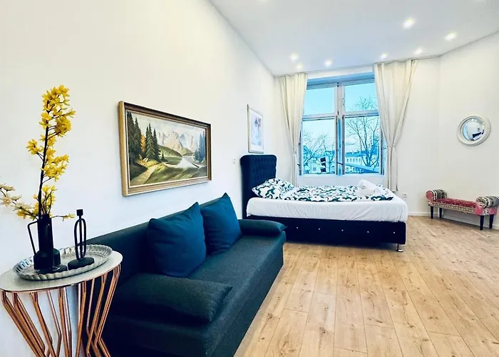 Stylish 3-bedroom Close To Kaufpark Alterlaa