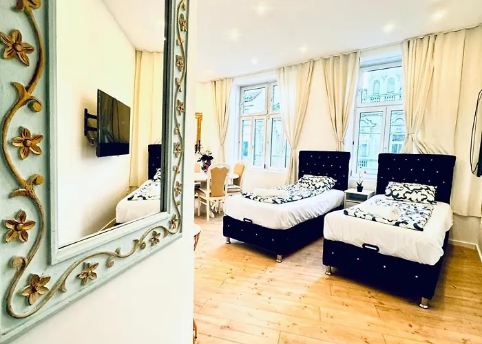 Stylish 3-bedroom Close To Kaufpark Alterlaa Apartment