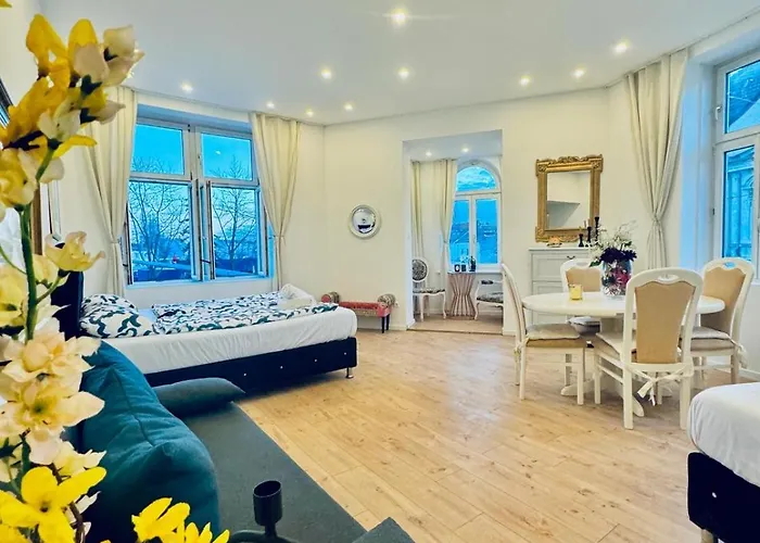 Stylish 3-bedroom Close To Kaufpark Alterlaa Vienna